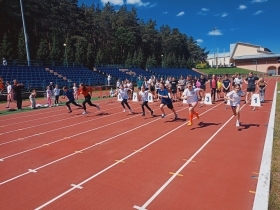 W ostatnich \"Czwartkach Lekkoatletycznych\" w Kielcach rywalizowało prawie 200 uczniów